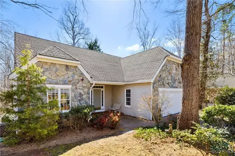 5629 Promontory Pointe Rd, Midlothian, VA 23112