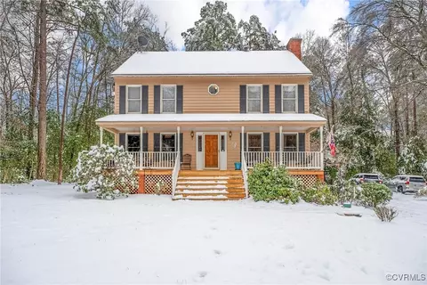 19181 Pembroke Woods Pl, Rockville, VA 23146