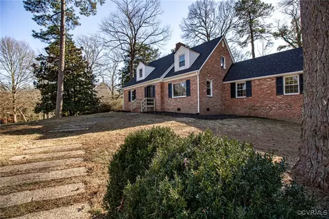 300 Mansion Dr, Hopewell, VA 23860