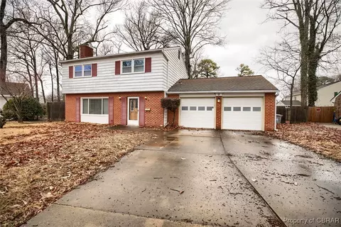 4 Tiller Cir, Hampton, VA 23669