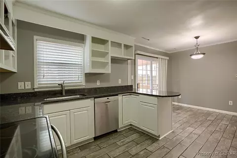 4 Tiller Cir, Hampton, VA 23669 photo 8