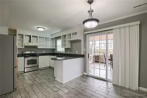 4 Tiller Cir, Hampton, VA 23669 photo 5