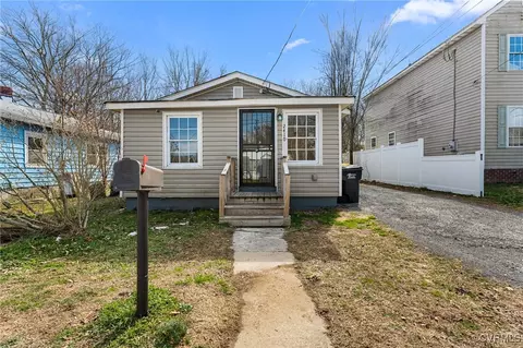 2410 Wakefield St, Hopewell, VA 23860