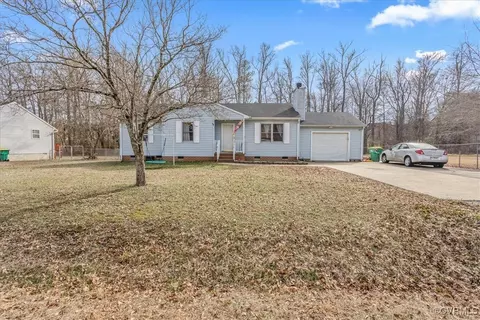 3610 Woodside Ct, Hopewell, VA 23860