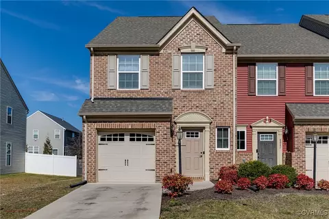 8945 Ringview Dr, Mechanicsville, VA 23116