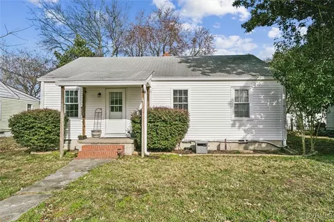 8 Knox Pl, Hampton, VA 23669