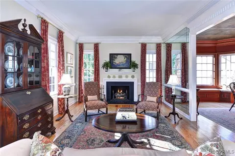 Living - 213 Roger Webster, Williamsburg, VA 23185 photo 1 of 5