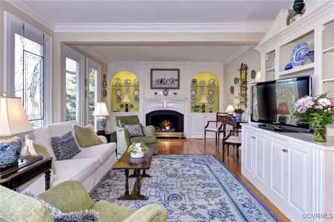 Living - 213 Roger Webster, Williamsburg, VA 23185 photo 3 of 5