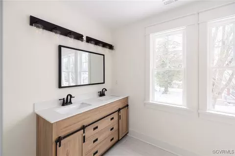 Bath - 3205 Jeter Ave, Richmond, VA 23222 photo 3 of 4