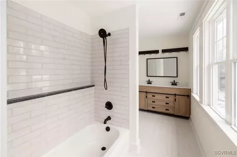 Bath - 3205 Jeter Ave, Richmond, VA 23222 photo 4 of 4