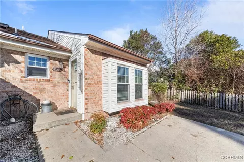 727 Glenshire Dr, Virginia Beach, VA 23462