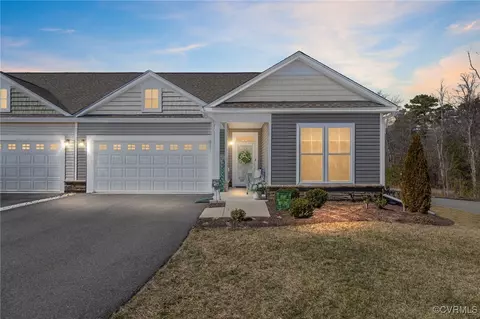 6148 Magnolia Cove Ct, Chester, VA 23831