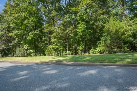 2530 Whitecastle Dr, Midlothian, VA 23113 photo 3