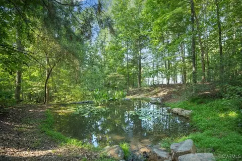 2530 Whitecastle Dr, Midlothian, VA 23113 photo 2