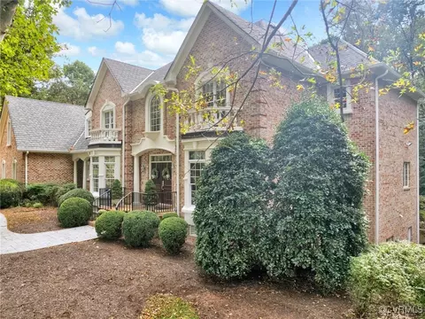 Exterior - 12211 Iron Forge Dr, Midlothian, VA 23113 photo 3 of 8