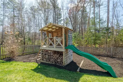 Exterior - 16331 Drumone Rd, Midlothian, VA 23112 photo 8 of 10