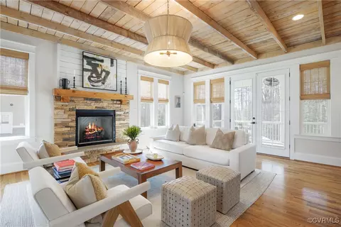 Living - 16331 Drumone Rd, Midlothian, VA 23112 photo 2 of 4
