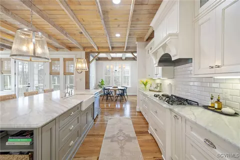 Kitchen - 16331 Drumone Rd, Midlothian, VA 23112 photo 3 of 5