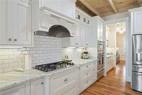 Kitchen - 16331 Drumone Rd, Midlothian, VA 23112 photo 4 of 5