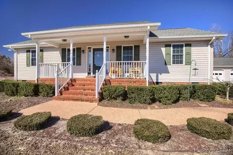 4324 Deer Hunters Ln, Hayes, VA 23072