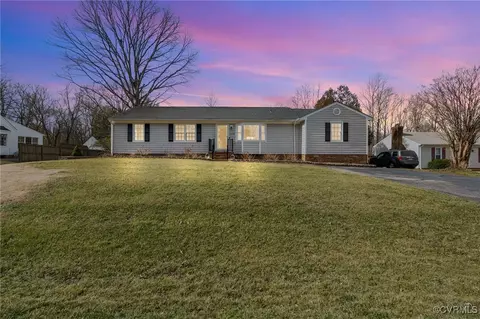 7293 Cornfield Ct, Mechanicsville, VA 23111