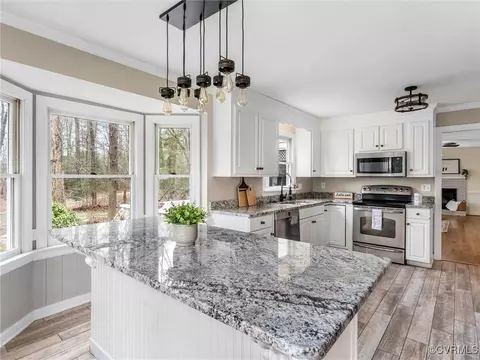 Kitchen - 5503 Silver Birch Ln, Midlothian, VA 23112 photo 6 of 8
