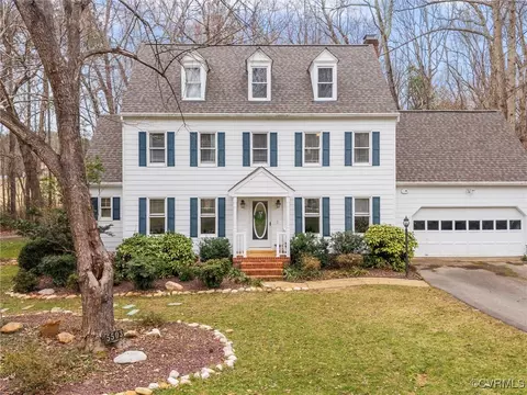 Exterior - 5503 Silver Birch Ln, Midlothian, VA 23112 photo 2 of 13