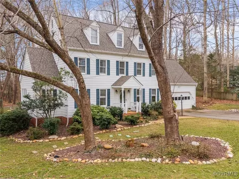Exterior - 5503 Silver Birch Ln, Midlothian, VA 23112 photo 4 of 13