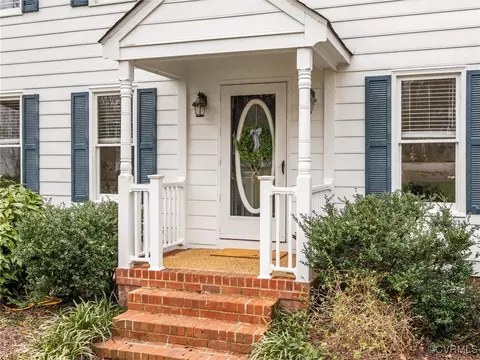 Exterior - 5503 Silver Birch Ln, Midlothian, VA 23112 photo 5 of 13