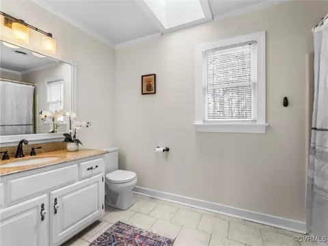 Bath - 5503 Silver Birch Ln, Midlothian, VA 23112 photo 2 of 4