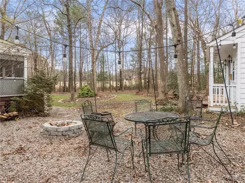 Exterior - 5503 Silver Birch Ln, Midlothian, VA 23112 photo 12 of 13