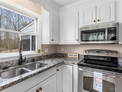 Kitchen - 5503 Silver Birch Ln, Midlothian, VA 23112 photo 8 of 8