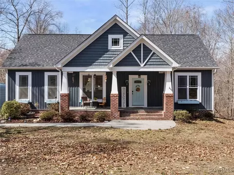 8040 Dash Ln, Jetersville, VA 23083