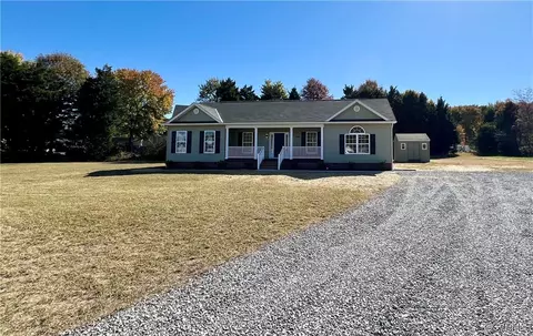 1266 Point Ct, Tappahannock, VA 22560