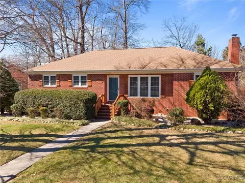 704 Forestview Dr, Colonial Heights, VA 23834