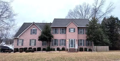 2900 Lyndhurst Ct, Chester, VA 23831