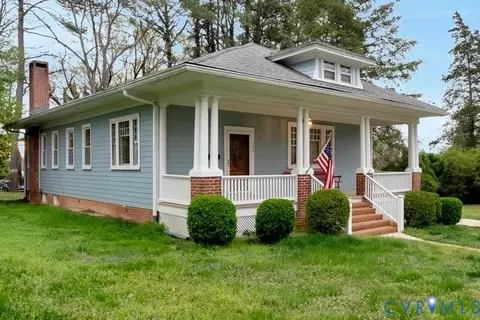 206 First Ave, Farmville, VA 23901