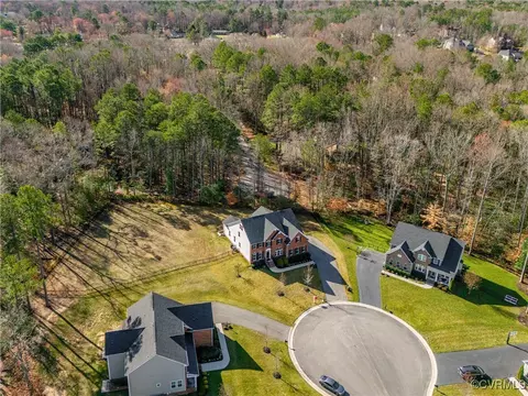 11501 Rolling Leaf Ln, Glen Allen, VA 23059