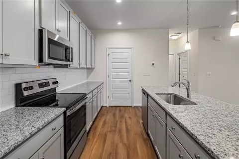 5304 Twisting Vine Ln #104, Glen Allen, VA 23059