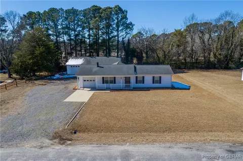 1868 Highland Dr, Gloucester Point, VA 23062 photo 6