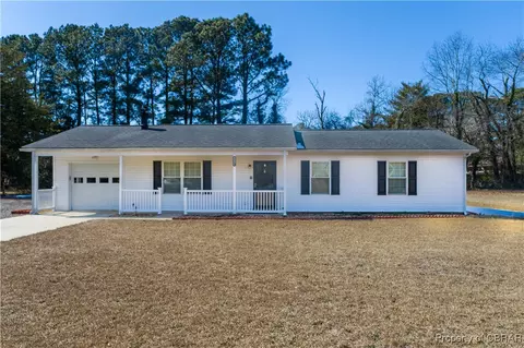 1868 Highland Dr, Gloucester Point, VA 23062