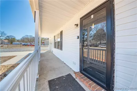 1868 Highland Dr, Gloucester Point, VA 23062 photo 8