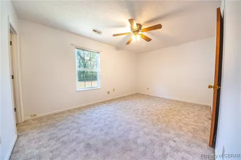 1868 Highland Dr, Gloucester Point, VA 23062 photo 17