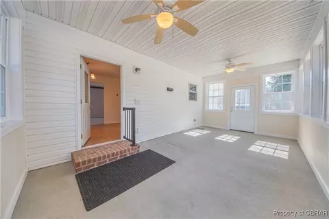 1868 Highland Dr, Gloucester Point, VA 23062 photo 14