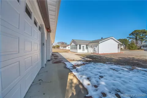 1868 Highland Dr, Gloucester Point, VA 23062 photo 27