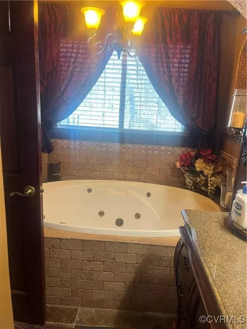 Bath - 8705 Lagrange St, Lorton, VA 22079 photo 1 of 6