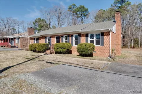 Exterior - 11506 Genito Rd, Midlothian, VA 23112 photo 3 of 11