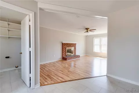 Living - 11506 Genito Rd, Midlothian, VA 23112 photo 6 of 9