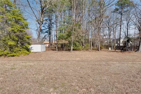 Exterior - 11506 Genito Rd, Midlothian, VA 23112 photo 5 of 11