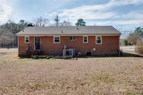 Exterior - 11506 Genito Rd, Midlothian, VA 23112 photo 9 of 11